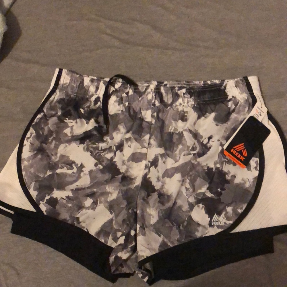 Athletic gym shorts LARGE
